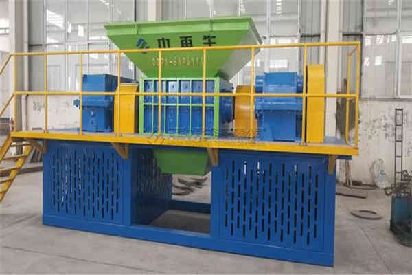 在治理環(huán)境污染中,輪胎撕碎機起到重要的作用