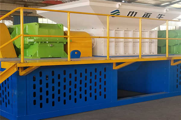 對(duì)不同物料在撕碎機(jī)選型上具有一定差異